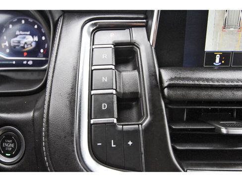 Used 2023 Chevrolet Tahoe Z71 w/ Luxury Package AWD/4WD image 27