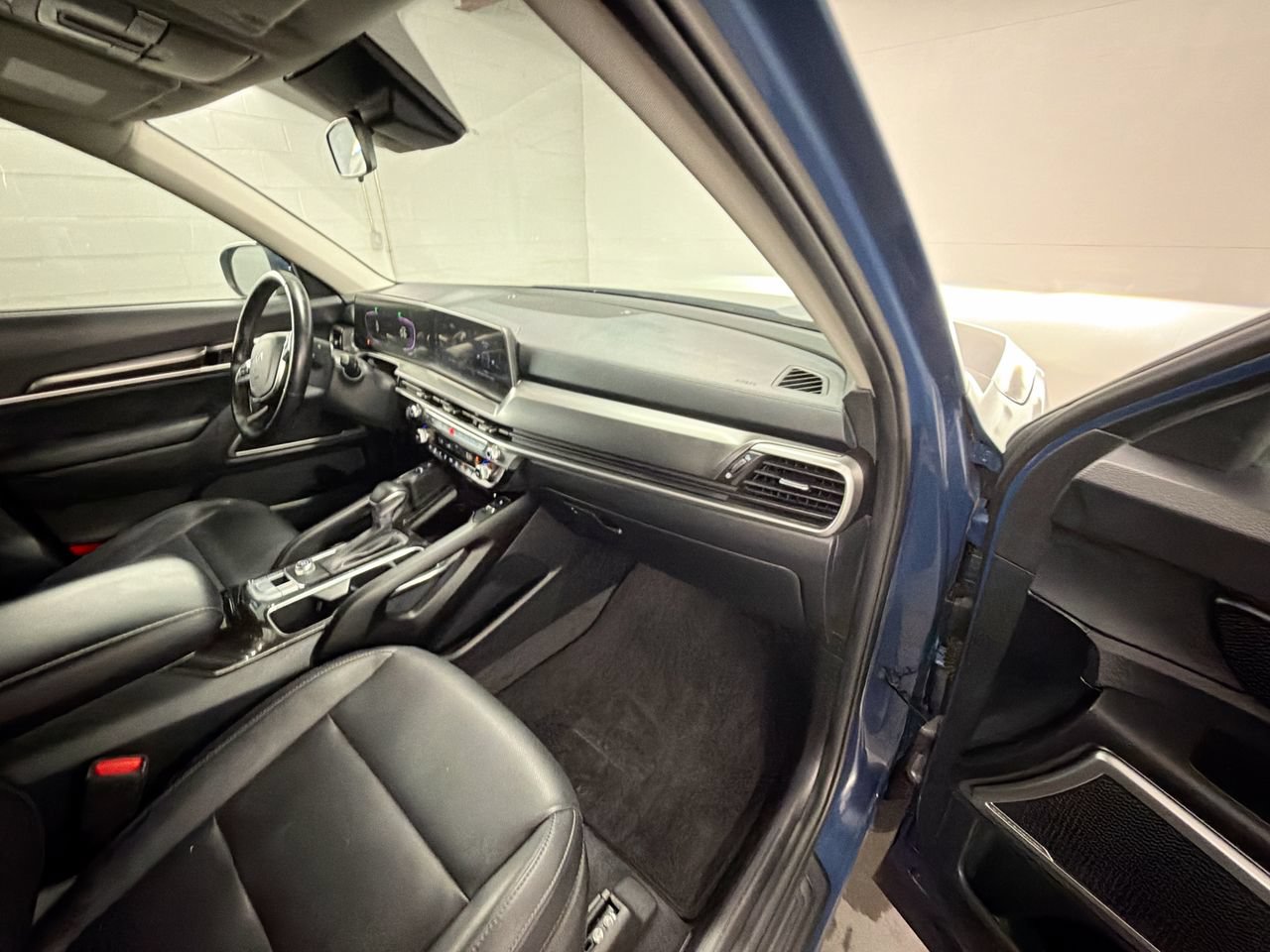 Used 2025 Kia Telluride S FWD image 29