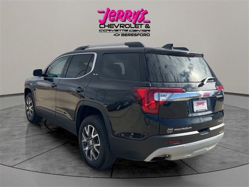 Used 2023 GMC Acadia SLE w/ Driver Convenience Package image 3