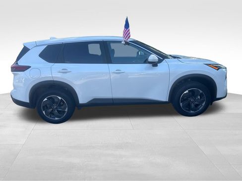 Used 2024 Nissan Rogue SV AWD/4WD image 34