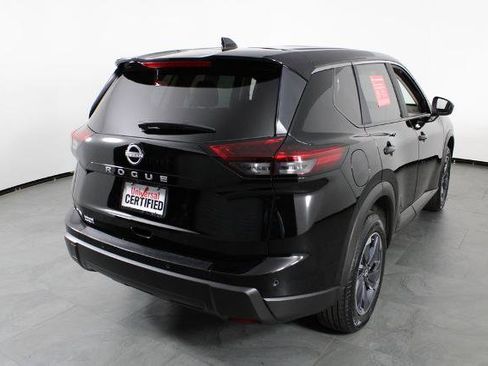 Certified 2025 Nissan Rogue SV image 16