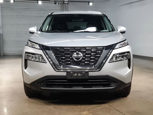 Used 2021 Nissan Rogue SV FWD image 2