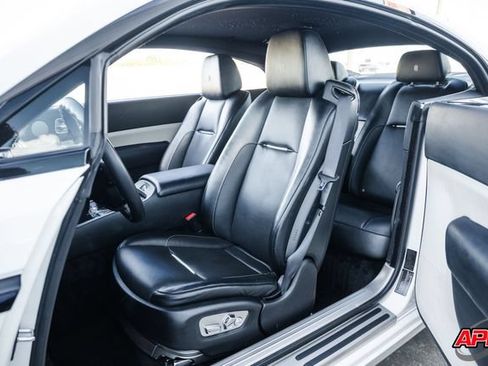 Used 2019 Rolls-Royce Wraith RWD image 8