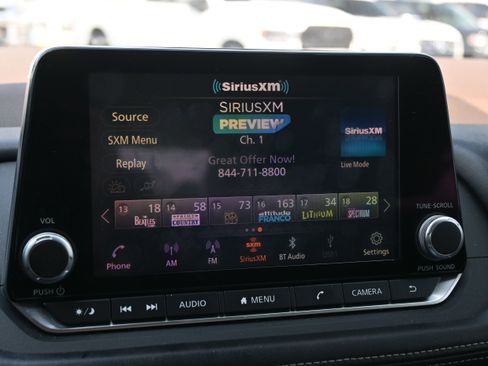 Used 2021 Nissan Rogue SV image 40