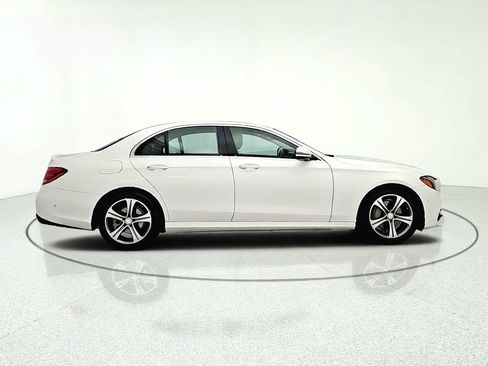 Used 2017 Mercedes-Benz E 300 4MATIC image 8