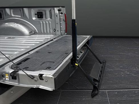 Used 2022 Ford F150 Lariat w/ Equipment Group 502A High image 17