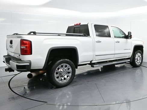 Used 2019 GMC Sierra 2500 Denali w/ Duramax Plus Package AWD/4WD image 7