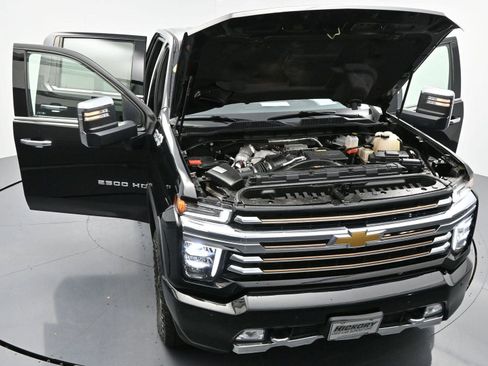 Used 2021 Chevrolet Silverado 2500 High Country w/ Technology Package image 44