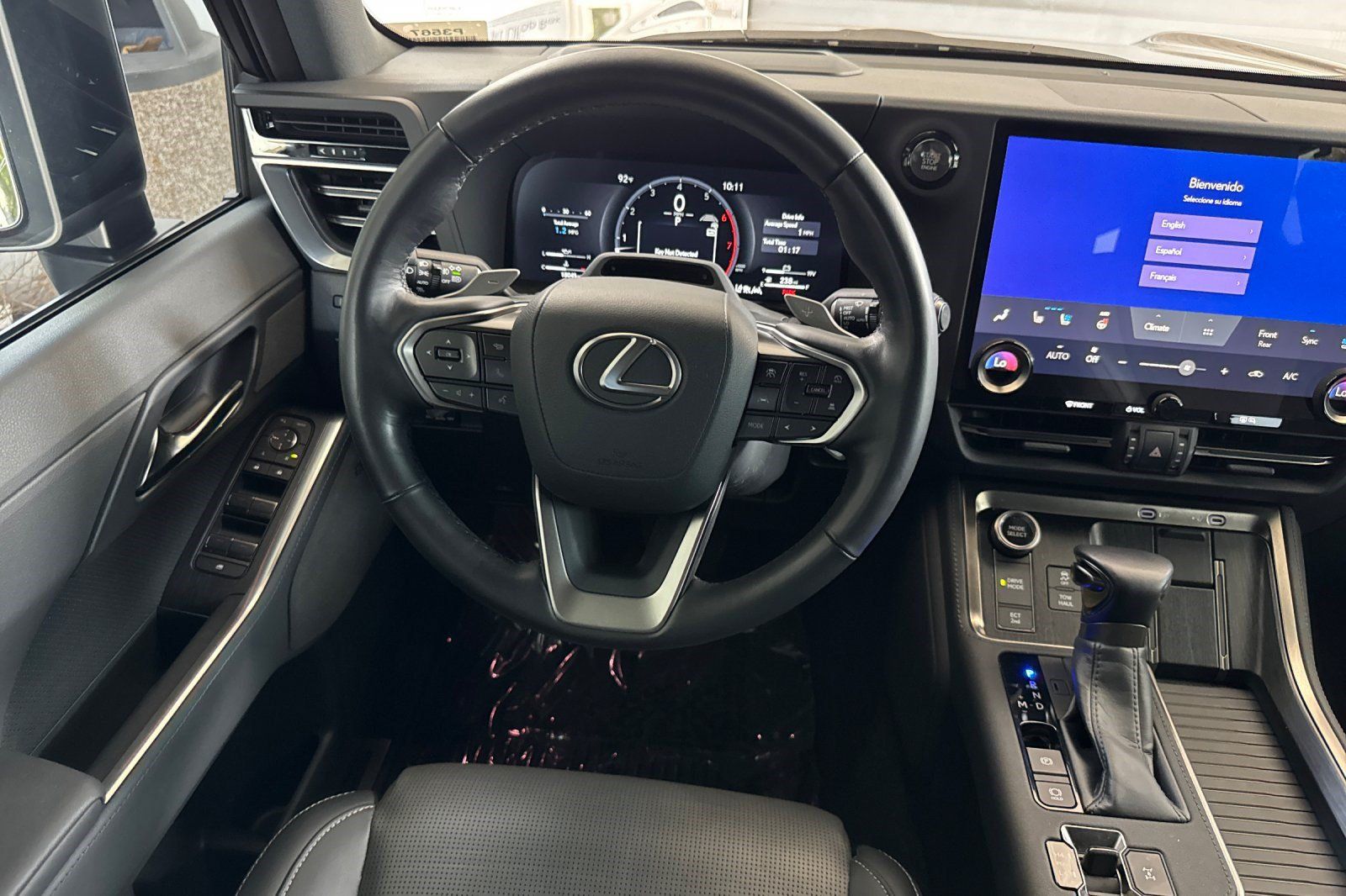 Used 2024 Lexus GX 550 w/ Accessory Package (31) AWD/4WD image 18