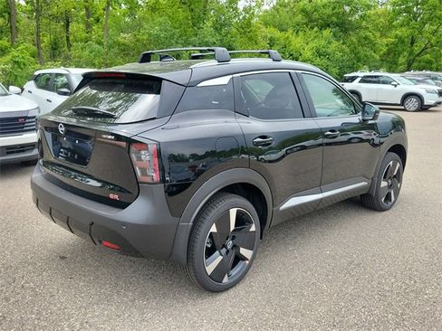 New 2025 Nissan Kicks SR image 4