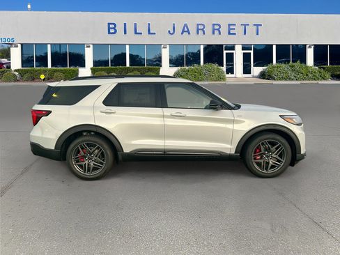 New 2026 Ford Explorer ST-Line w/ ST-Line Street Pack RWD image 3