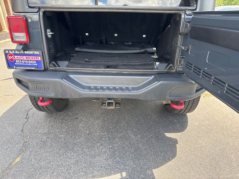 Used 2016 Jeep Wrangler Unlimited Rubicon AWD/4WD image 13