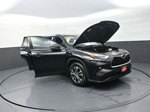 Used 2022 Toyota Highlander XLE image 39