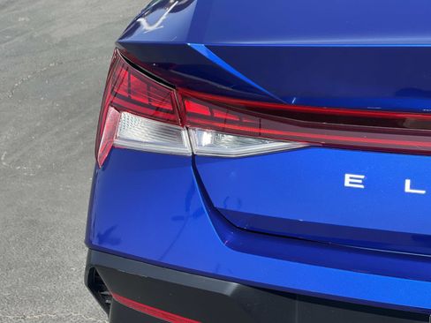 Certified 2024 Hyundai Elantra SEL w/ Convenience Package image 28