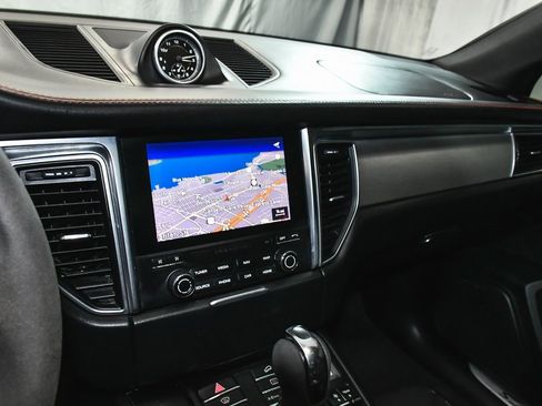 Used 2018 Porsche Macan GTS image 35