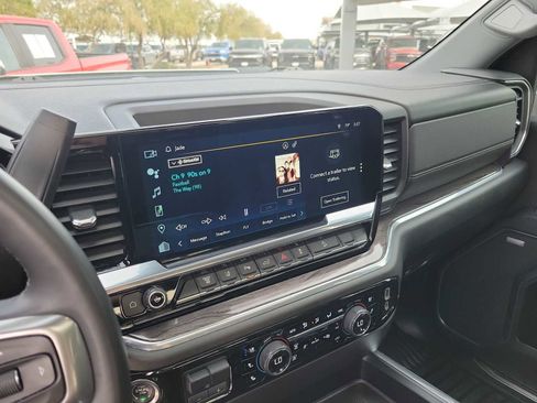 Used 2024 Chevrolet Silverado 2500 LTZ w/ LTZ Convenience Package image 20