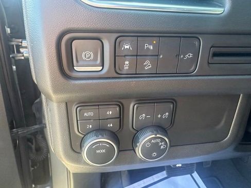 Used 2022 Chevrolet Tahoe Premier AWD/4WD image 24