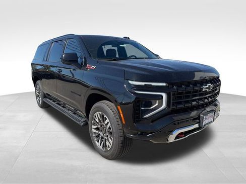 Used 2025 Chevrolet Suburban Z71 AWD/4WD image 5