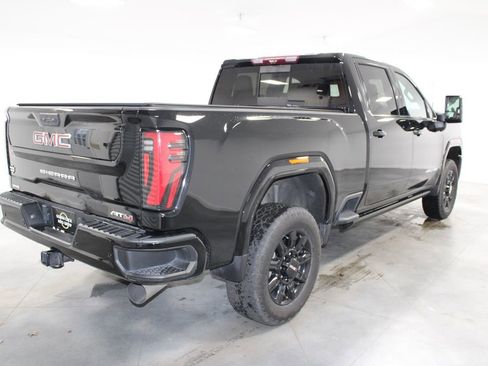 Used 2024 GMC Sierra 2500 AT4 w/ AT4 Premium Plus Package image 9