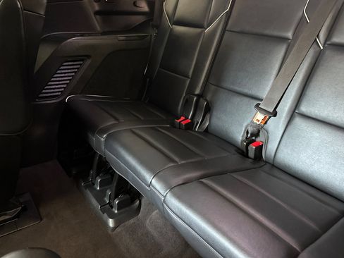 Used 2023 Cadillac Escalade Sport AWD/4WD image 19