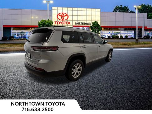 Used 2023 Jeep Grand Cherokee L Limited AWD/4WD image 12