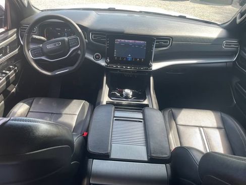 Used 2023 Jeep Wagoneer Series II AWD/4WD image 24