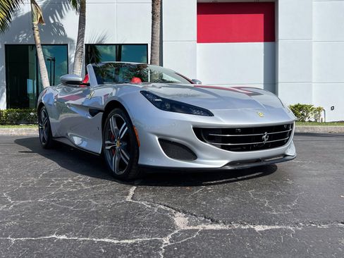 Used 2019 Ferrari Portofino image 5