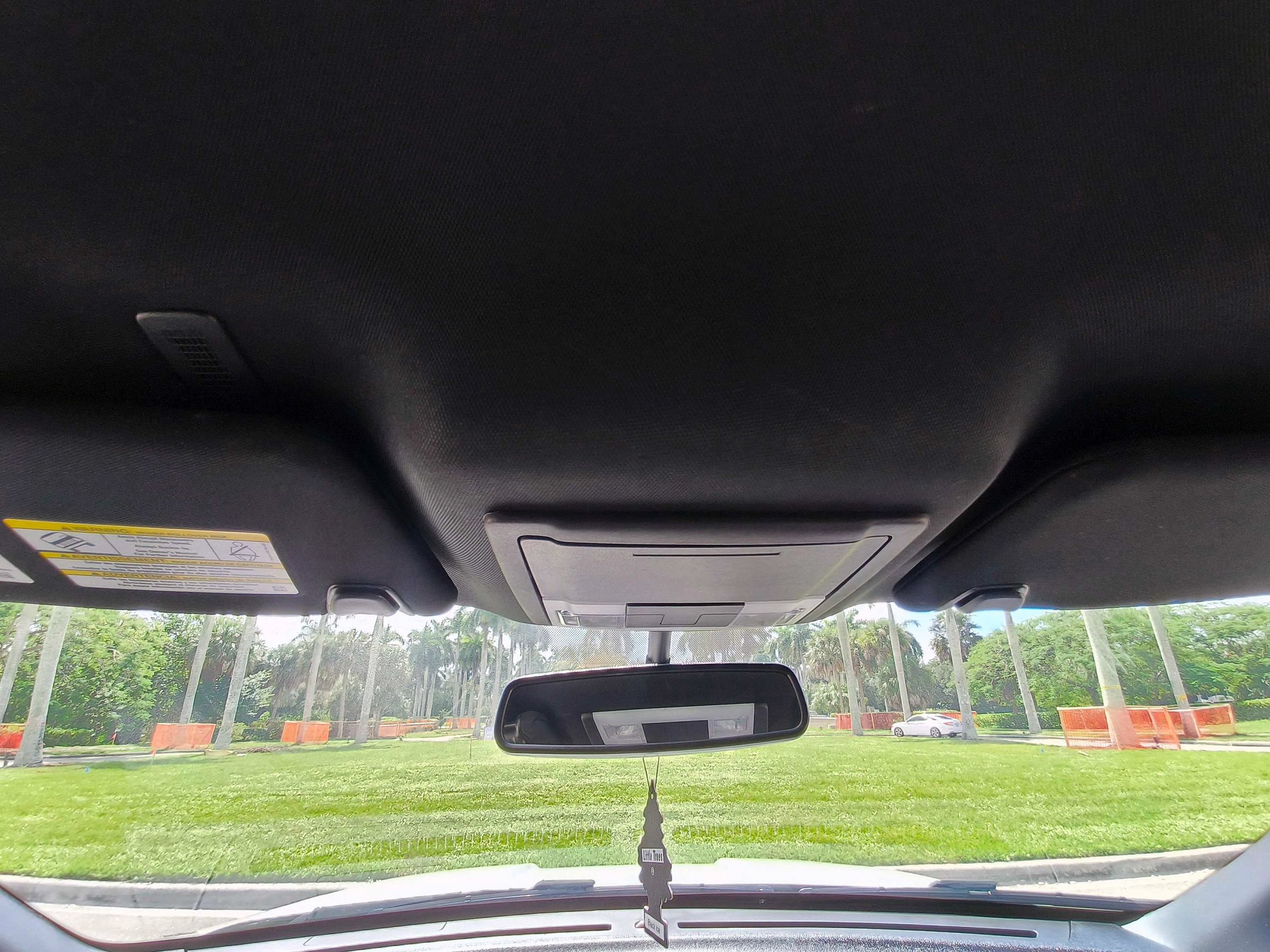 Used 2018 Ford Explorer XLT w/ Equipment Group 201A FWD image 26