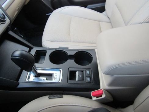 Used 2016 Subaru Outback 2.5i Limited image 42