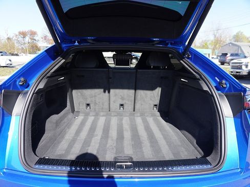 Used 2022 Lamborghini Urus image 21