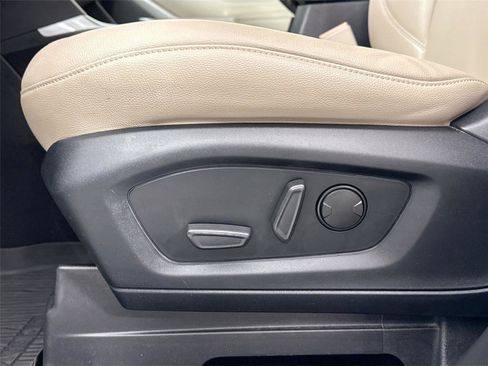 Used 2020 Ford Explorer XLT w/ Equipment Group 202A image 26