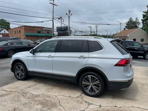 Used 2018 Volkswagen Tiguan SE AWD/4WD image 8
