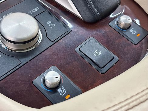 Used 2017 Lexus LS 460 F Sport image 43