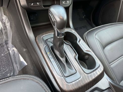 Used 2022 GMC Canyon Denali image 29