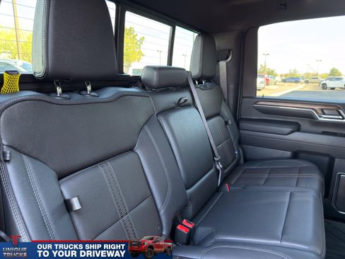 Used 2024 Chevrolet Silverado 2500 High Country w/ Technology Package image 29