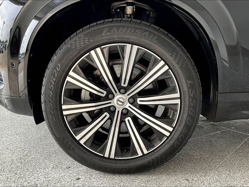 Used 2023 Volvo XC90 B6 Plus image 11