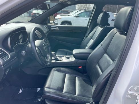 Used 2019 Jeep Grand Cherokee Limited image 9