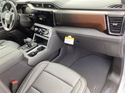 New 2026 GMC Sierra 1500 Denali w/ Denali Reserve Package image 16