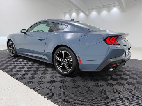 Used 2025 Ford Mustang Coupe RWD image 4