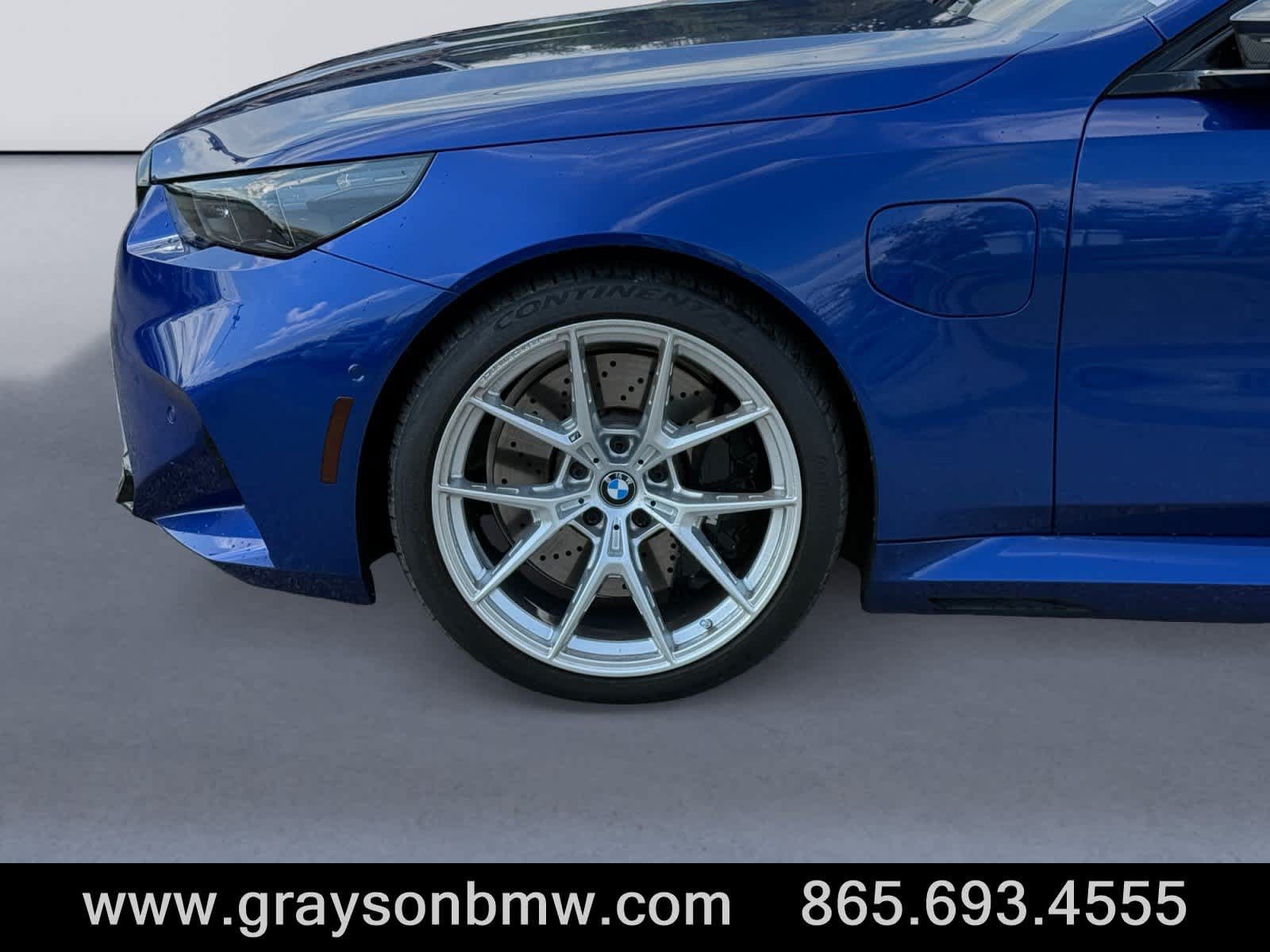 Used 2025 BMW M5 w/ Carbon Package AWD/4WD image 9