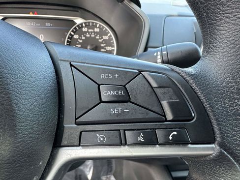 Used 2024 Nissan Altima 2.5 SV FWD image 14