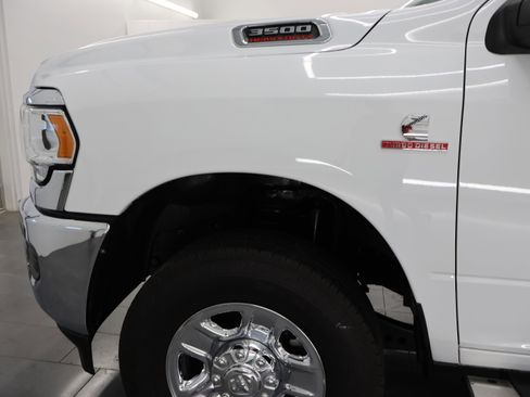 Used 2024 RAM 3500 Tradesman w/ Chrome Appearance Group AWD/4WD image 34