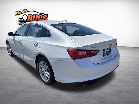 Used 2017 Chevrolet Malibu LT FWD image 3