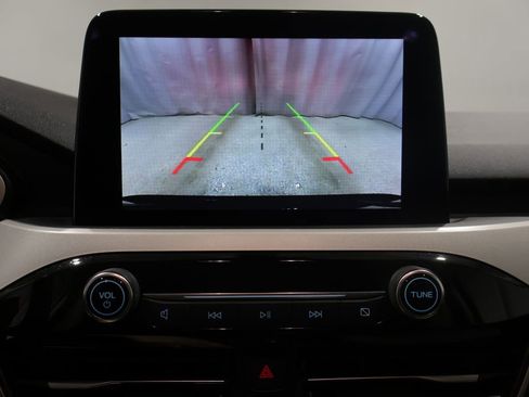 Used 2021 Ford Escape SE image 25