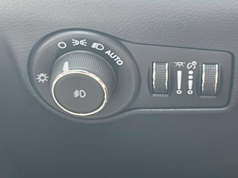 Used 2024 Jeep Compass Latitude AWD/4WD image 20