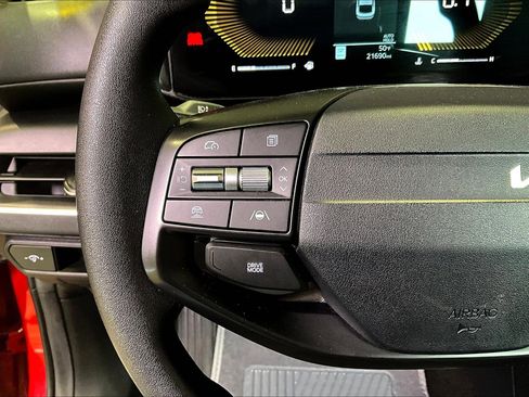 Used 2025 Kia K4 LXS image 11