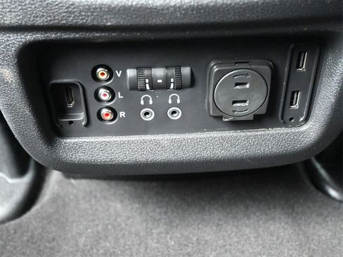 Used 2018 Honda Pilot Touring image 20