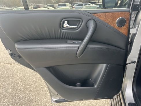 Used 2023 Nissan Armada SL image 31