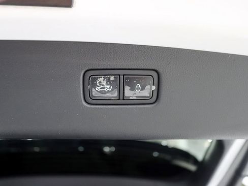 Used 2023 Genesis GV70 2.5T w/ Advanced Package AWD/4WD image 39