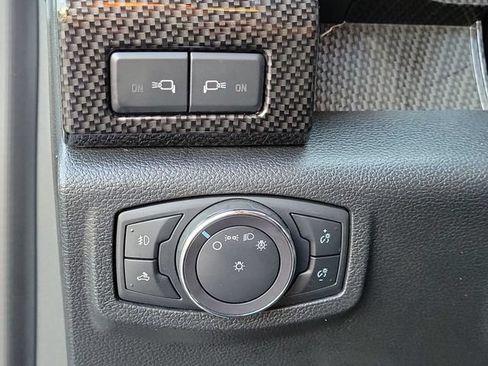 Used 2021 Ford F250 Lariat w/ Lariat Ultimate Package AWD/4WD image 19